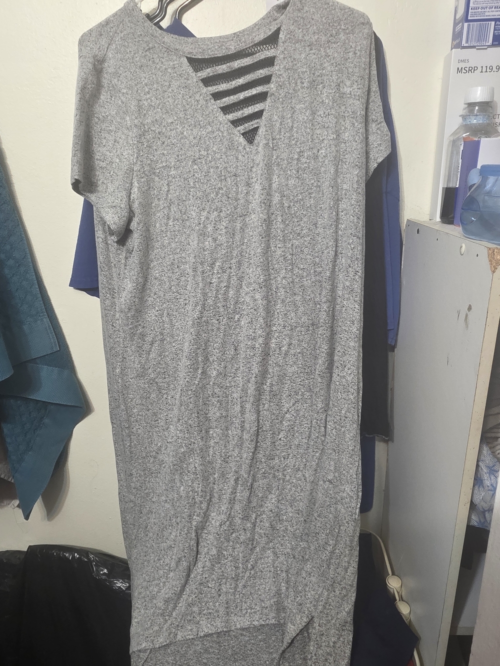 LIVI Heather Gray Active Top with Black Accent